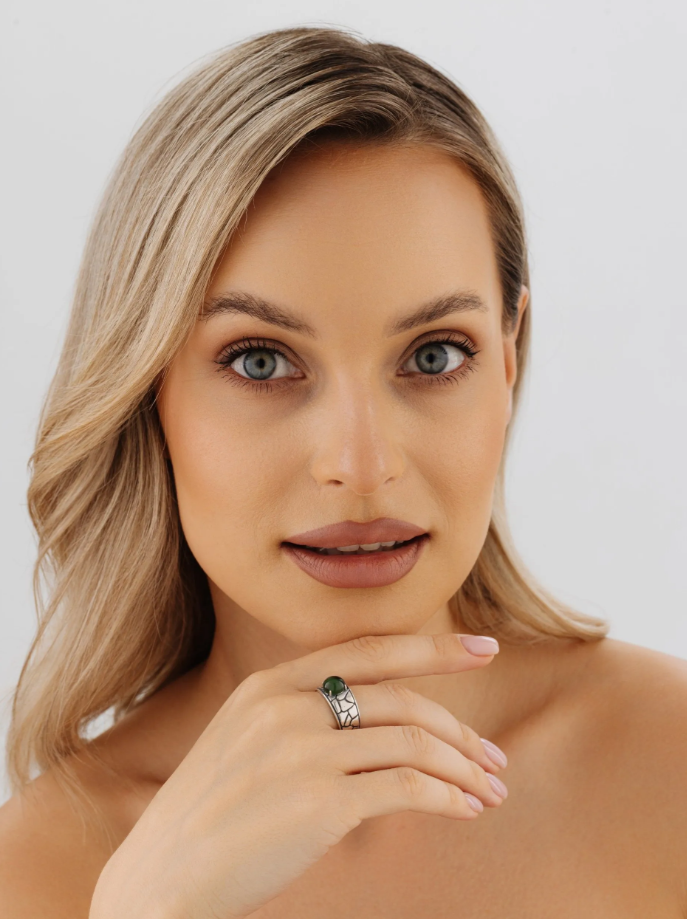 Кольцо из серебра с нефритом-1.png