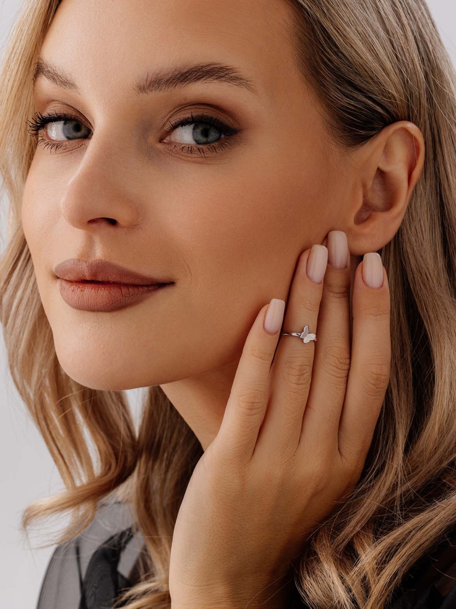 Кольцо из серебра с фианитами (Арт. 1340201746л)-3.jpg