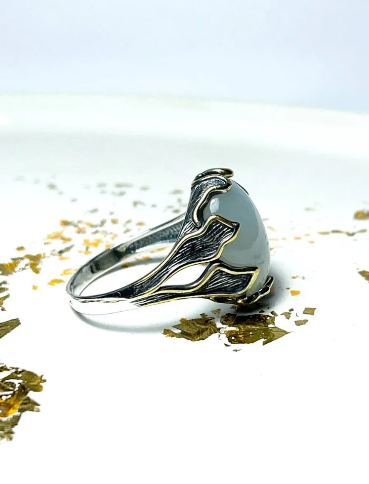 Кольцо из серебра с лунным камнем (Арт. 1317935170)-1.png