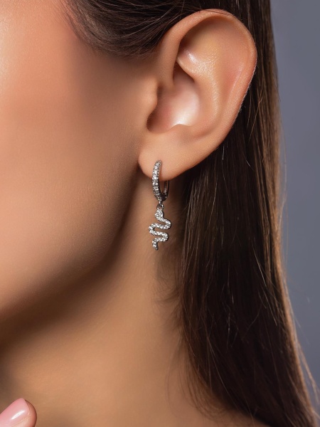 Серьги из серебра с фианитом