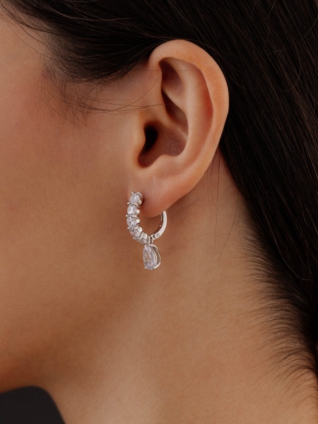 Серьги из серебра с фианитом