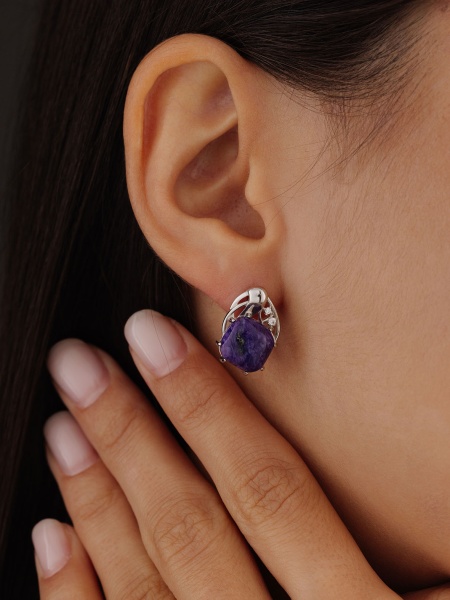 Серьги из серебра с чароитами и фианитами