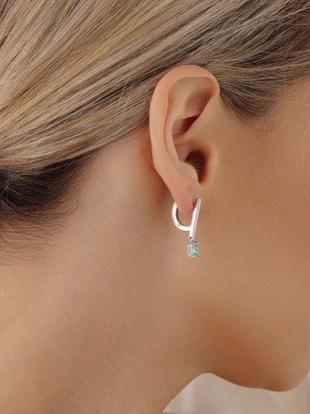 Серьги из серебра с фианитами в ювелирном интернет-магазине