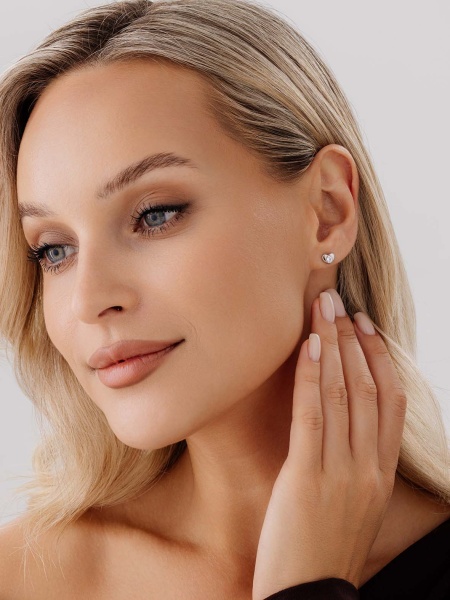 Пусеты из серебра с фианитами в ювелирном интернет-магазине