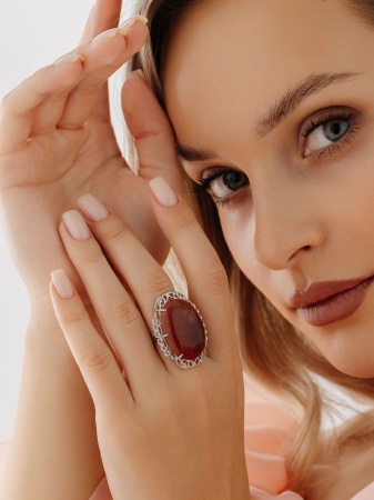 Купить кольцо из серебра с халцедоном в интернет-магазине KRASNOE