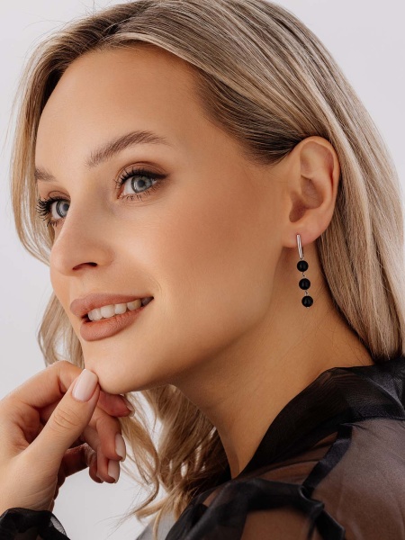 Серьги из серебра с агатами со скидкой