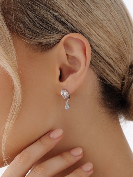 Серьги из серебра с фианитами в ювелирном интернет-магазине