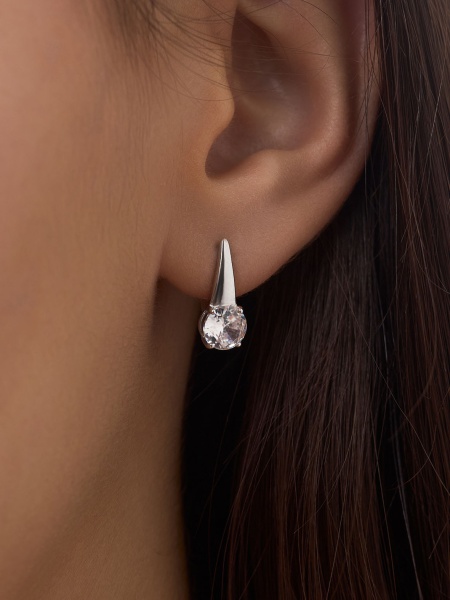 Серьги из серебра с фианитами со скидкой