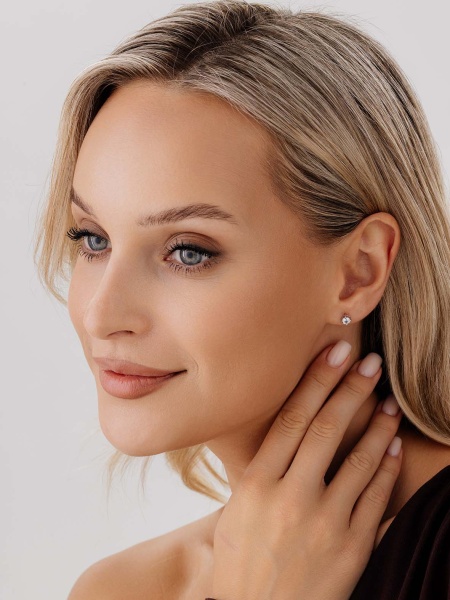 Пусеты из серебра с топазом со скидкой