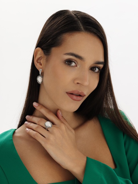 Серьги из серебра с кахолонгом в ювелирном интернет-магазине