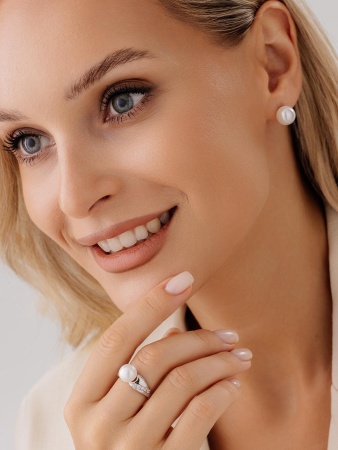 Пусеты из серебра с жемчугом