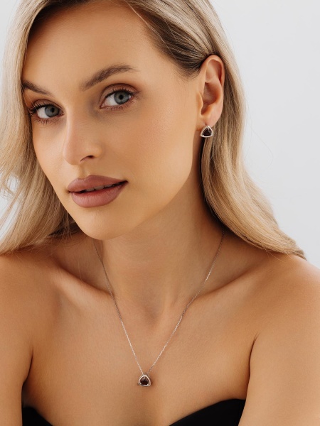 Серьги из серебра с гранатом