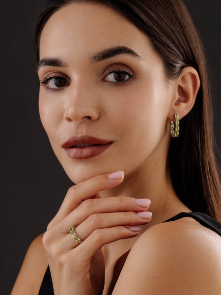 Серьги из серебра с хризолитами 2340131182 от KRASNOE, металл Серебро, вставка Хризолит