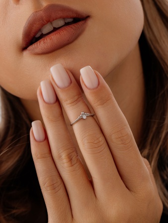 Купить кольцо из серебра с фианитом в интернет-магазине KRASNOE