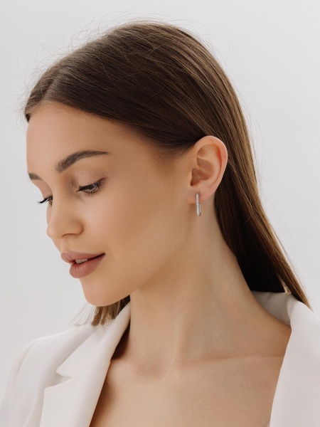 Серьги из серебра с фианитами в ювелирном интернет-магазине