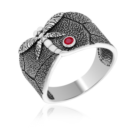 Купить кольцо из серебра с корундом в интернет-магазине KRASNOE