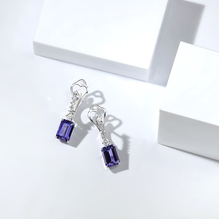 Серьги из золота с турмалином и бриллиантами