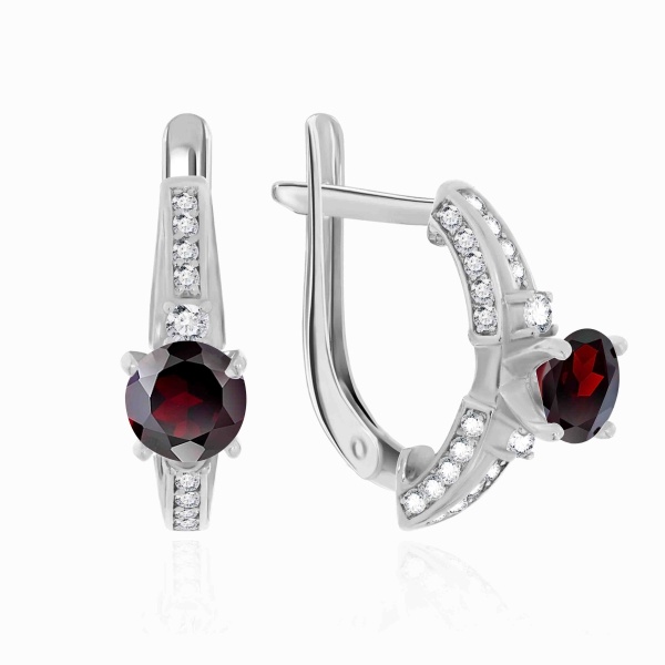 Серьги из серебра с фианитом со скидкой