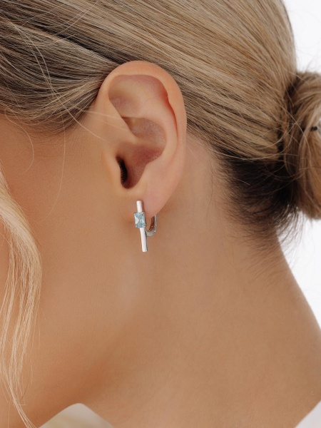 Серьги из серебра с фианитами в ювелирном интернет-магазине