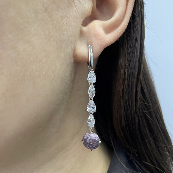 Серьги из серебра с чароитами и фианитами со скидкой