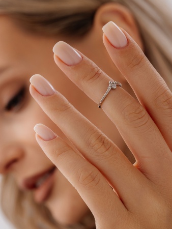 Купить кольцо из серебра с фианитом в интернет-магазине KRASNOE