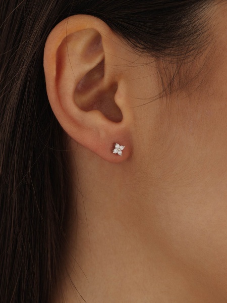Серьги из серебра с фианитом