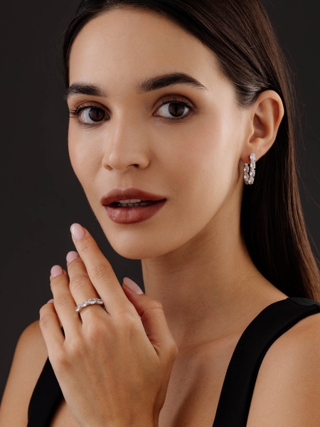 Серьги из серебра с фианитом