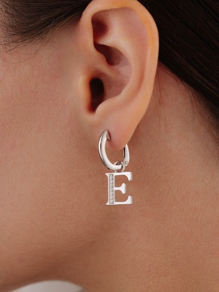 Серьги из серебра с фианитом